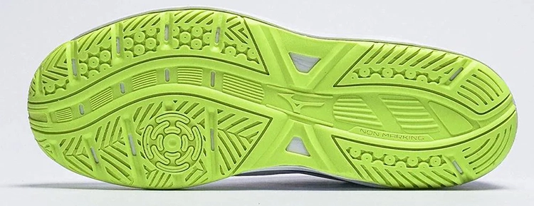 Лёгкие теннисные кроссовки Mizuno Breakshot 5 для начинающих в магазине kortmag.ru